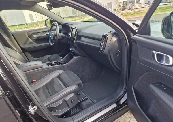 Volvo XC 40 cena 119000 przebieg: 122000, rok produkcji 2020 z Wrocław małe 154